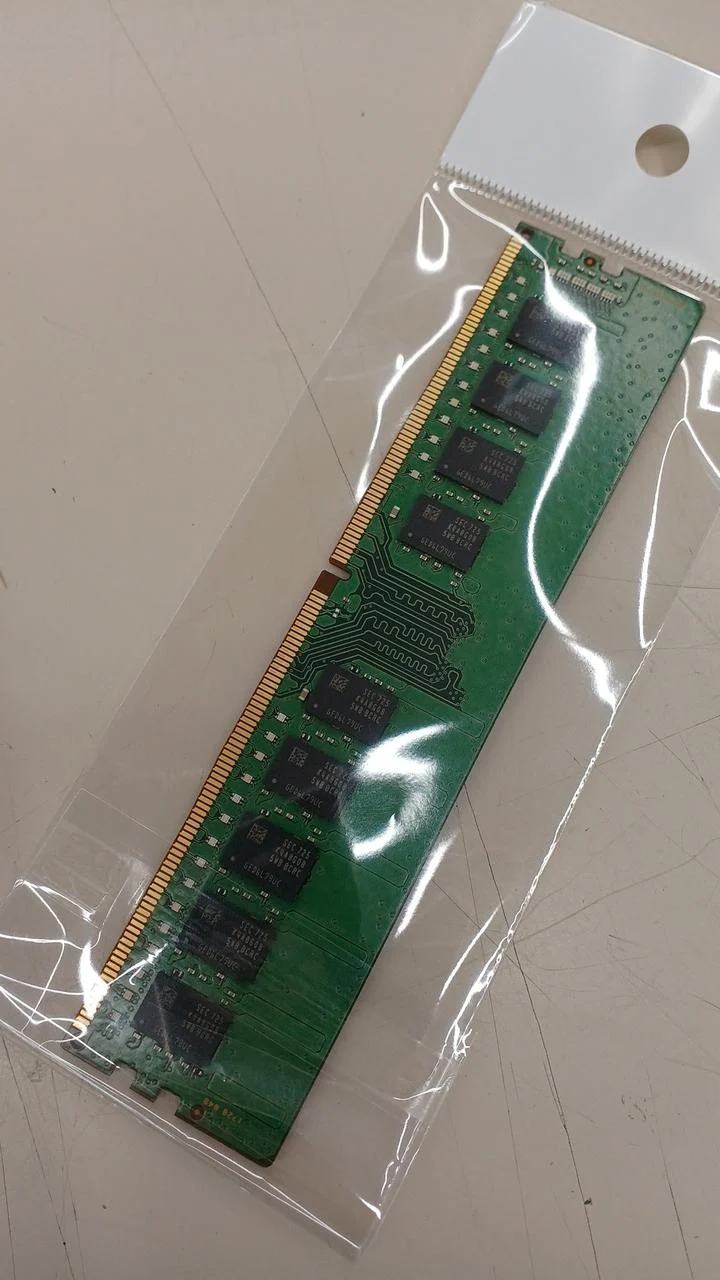 Mémoire de bureau SAMSUNG (DDR4 16 Go) M391A2K43BB1-CRCQ