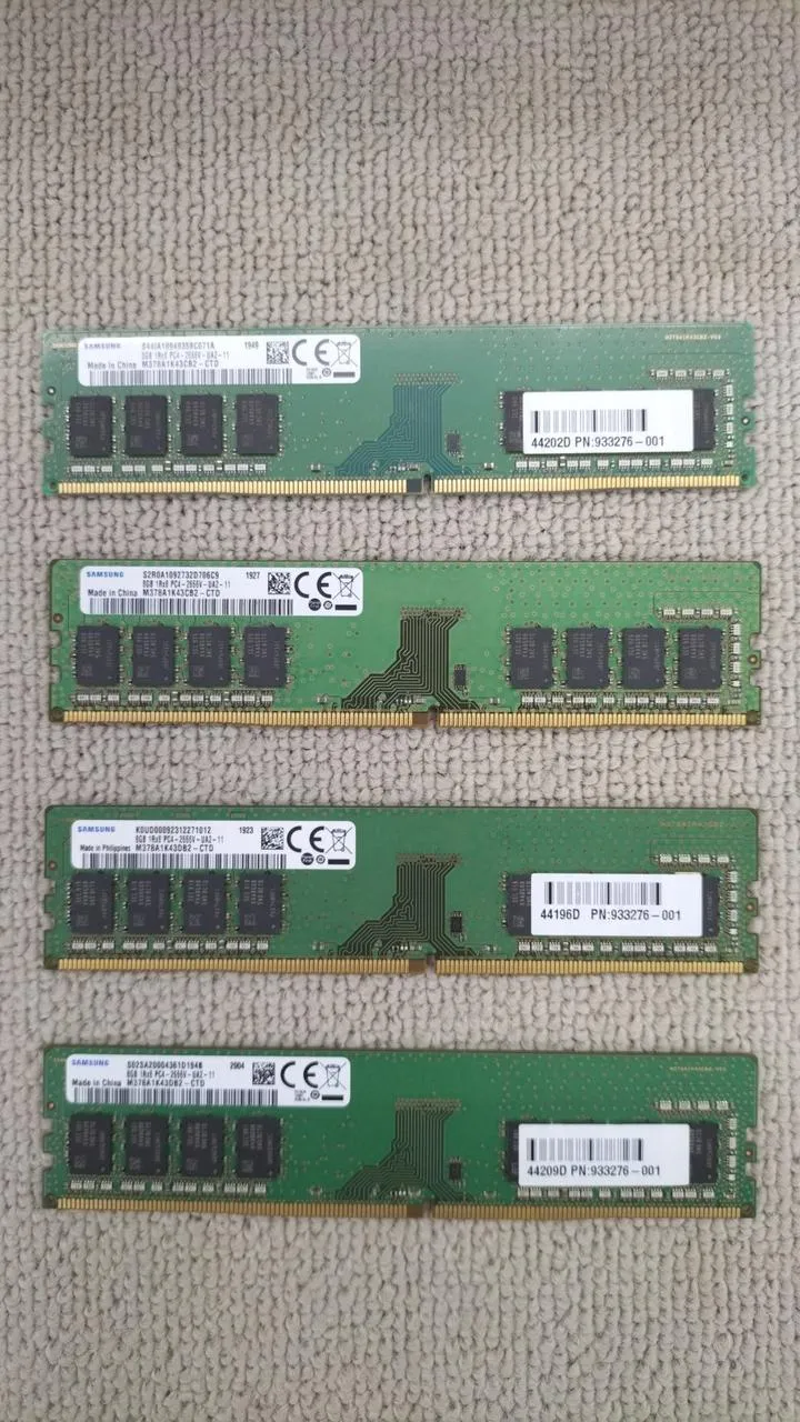 [À DÉCHETER] SAMSUNG DDR4 8 Go (4 pièces) PC4-2666V-UA2-11