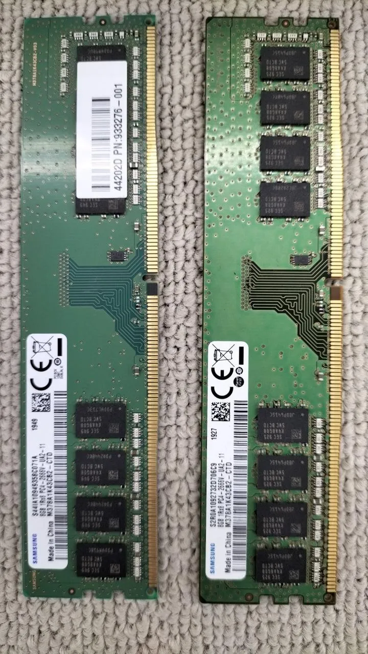 [À DÉCHETER] SAMSUNG DDR4 8 Go (4 pièces) PC4-2666V-UA2-11