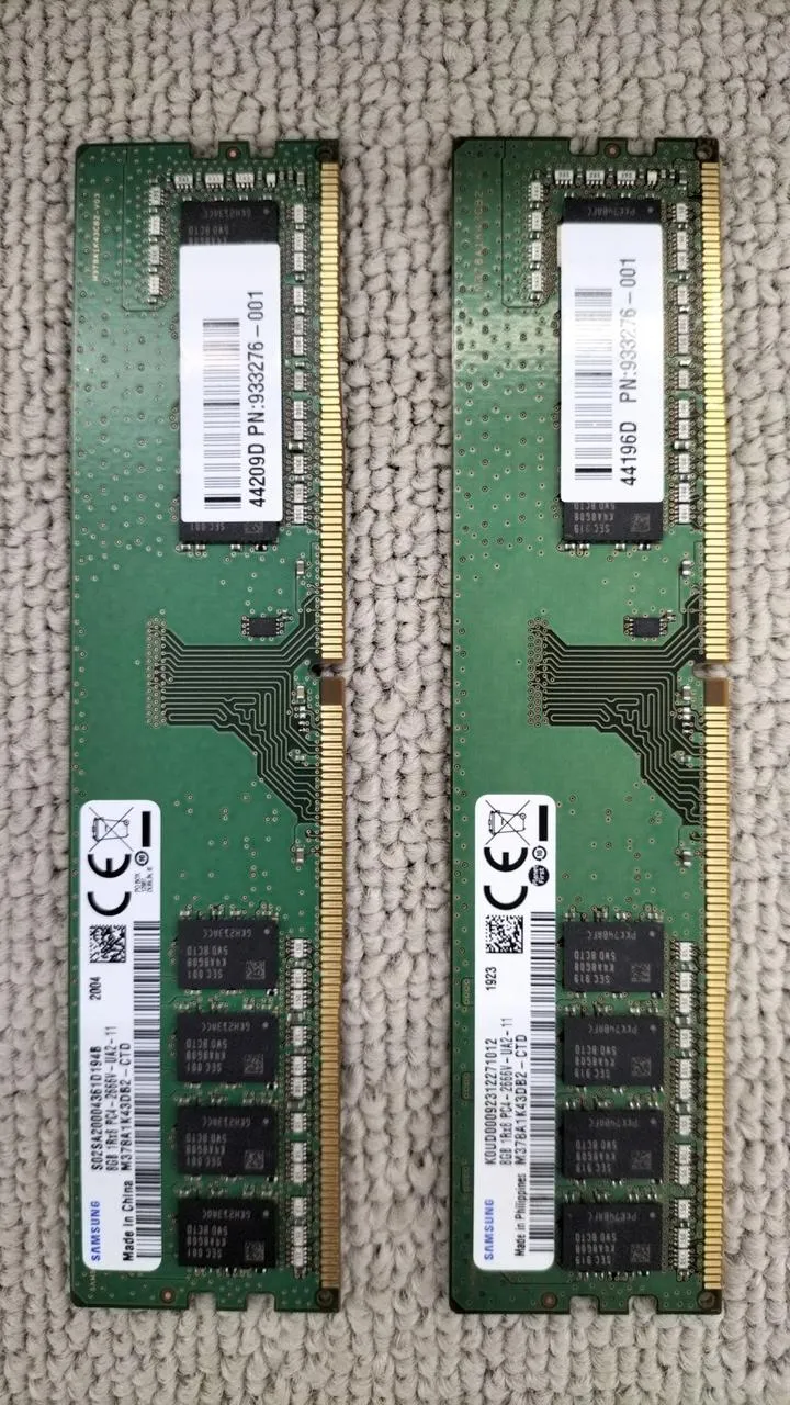 [À DÉCHETER] SAMSUNG DDR4 8 Go (4 pièces) PC4-2666V-UA2-11