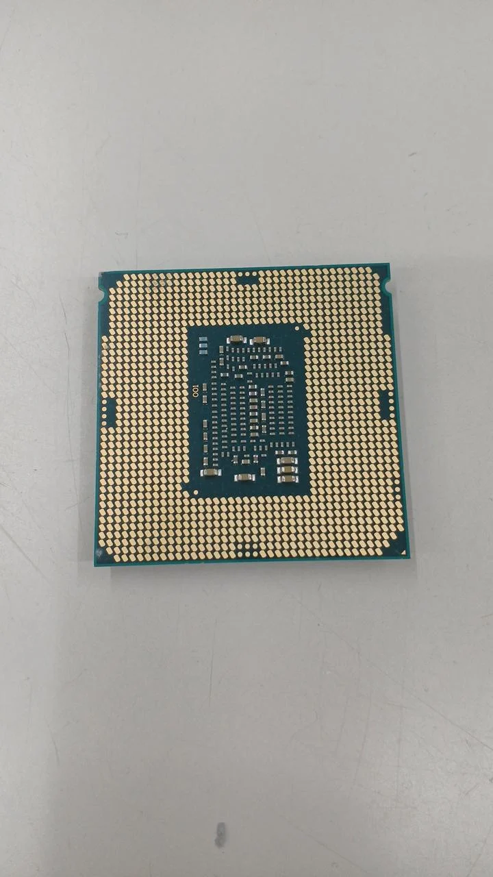 Processeur Intel Core i3-8100 à 3.60 GHz