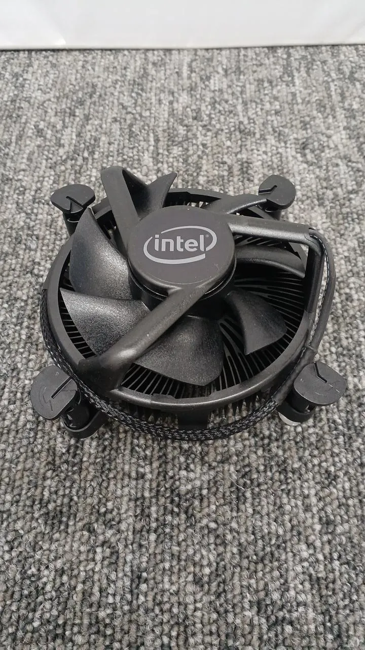 Processeur Intel Core i3-10105F à 3.70 GHz
