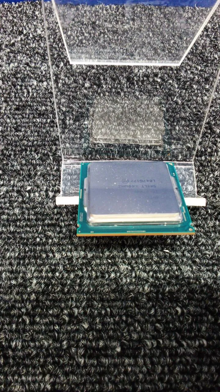 Processeur Intel i7-9700K