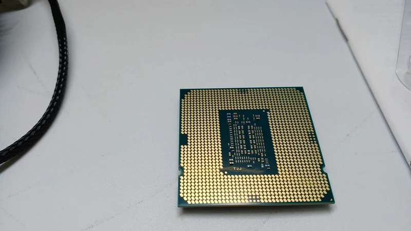 Processeur Intel Core i3-10105F / 3.7 GHz / 6 Mo
