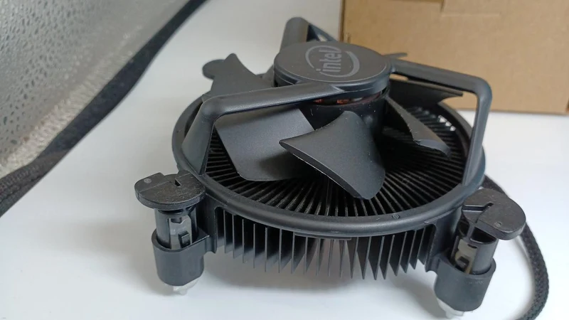 Processeur Intel Core i3-10105F / 3.7 GHz / 6 Mo