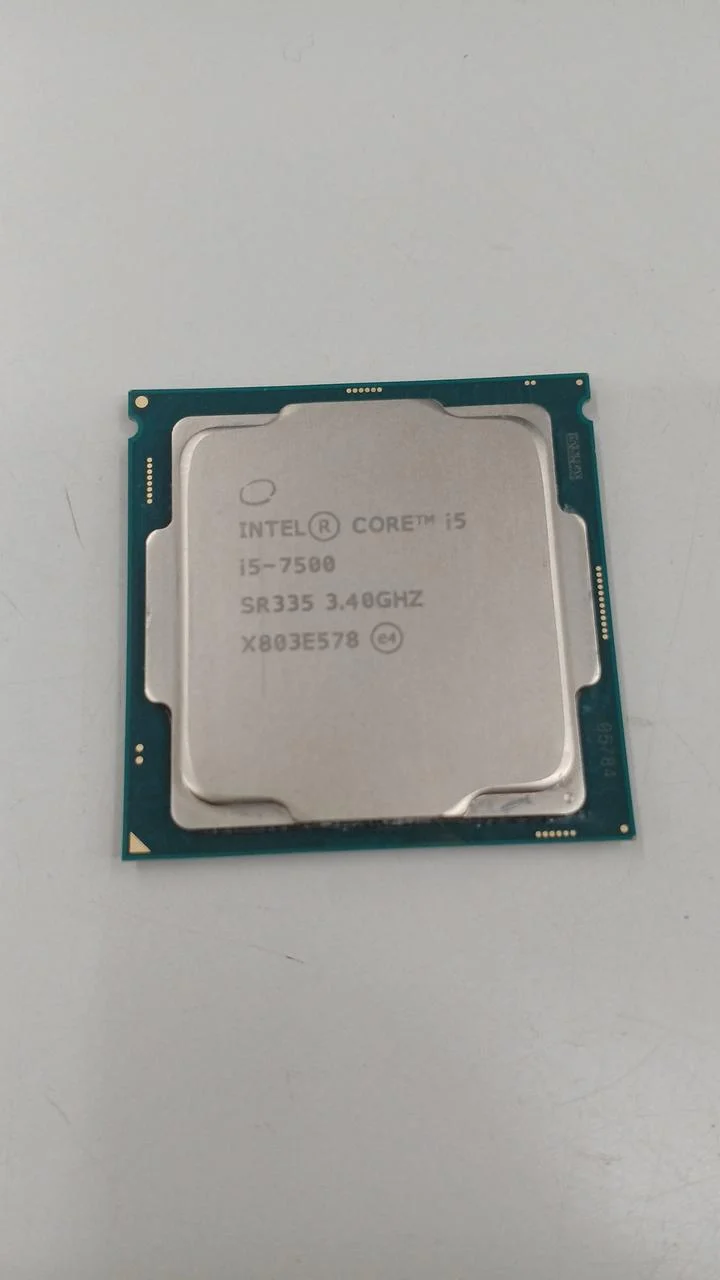 Processeur Intel Core i5-7500 à 3.40 GHz