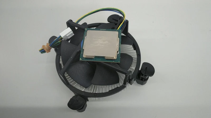 Processeur Intel Core i7-9700