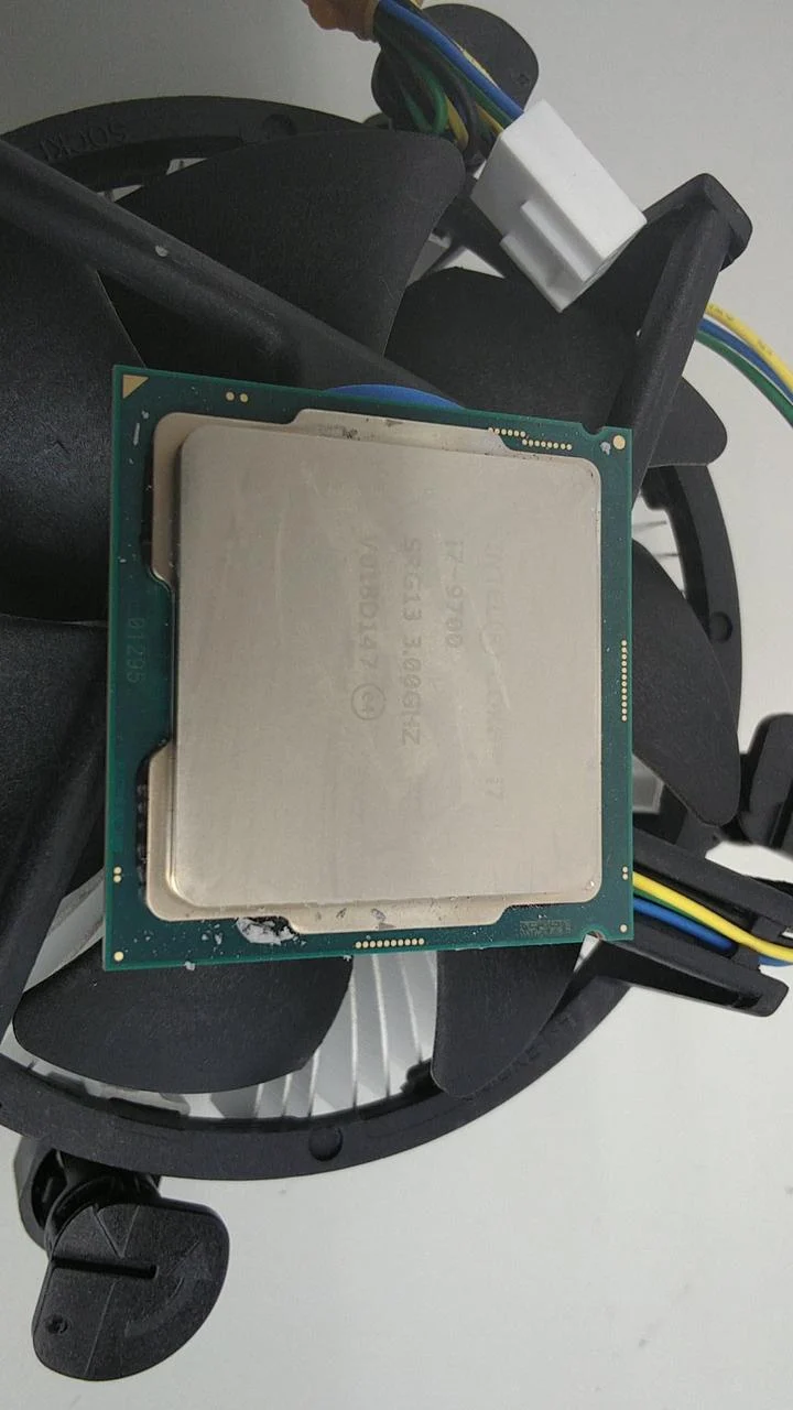 Processeur Intel Core i7-9700