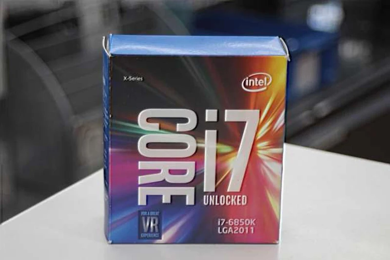 Intel Core i7 i7-6850K SR2PC