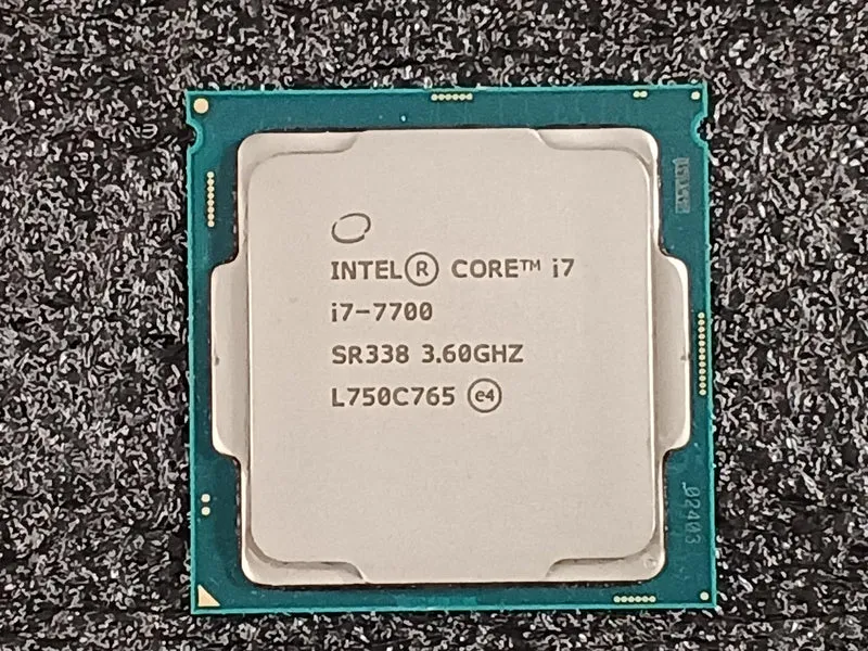 Processeur Intel Core i7-7700 de 7e génération (3.60 GHz)