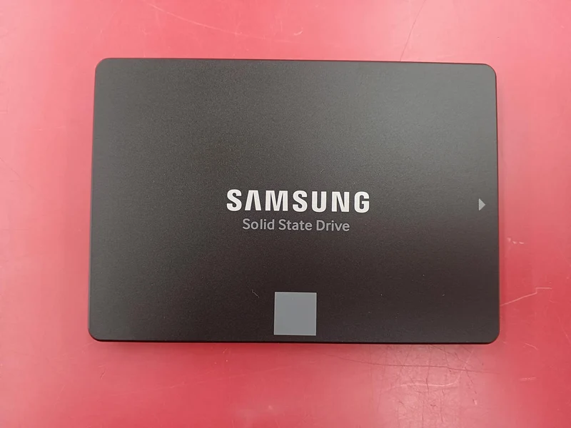 SSD SAMSUNG MZ-76E1T0