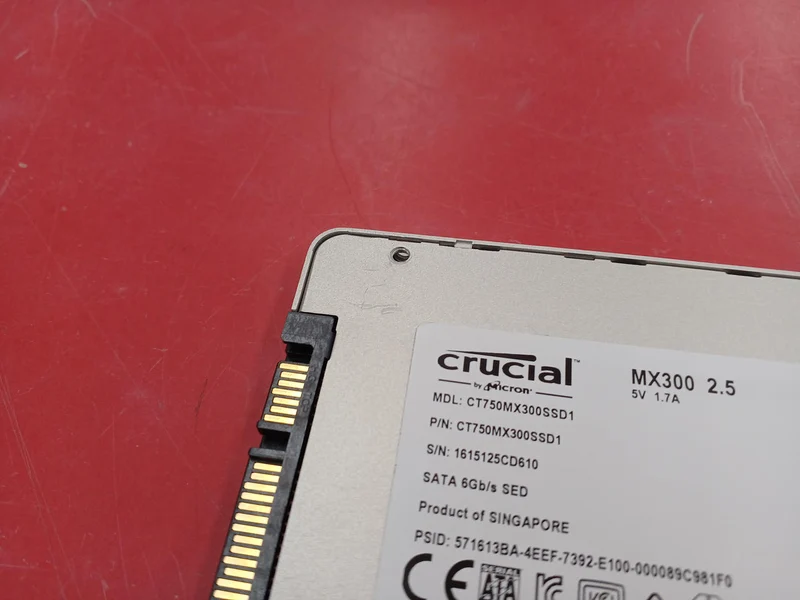 SSD CRUCIAL CT750MX300SSD1