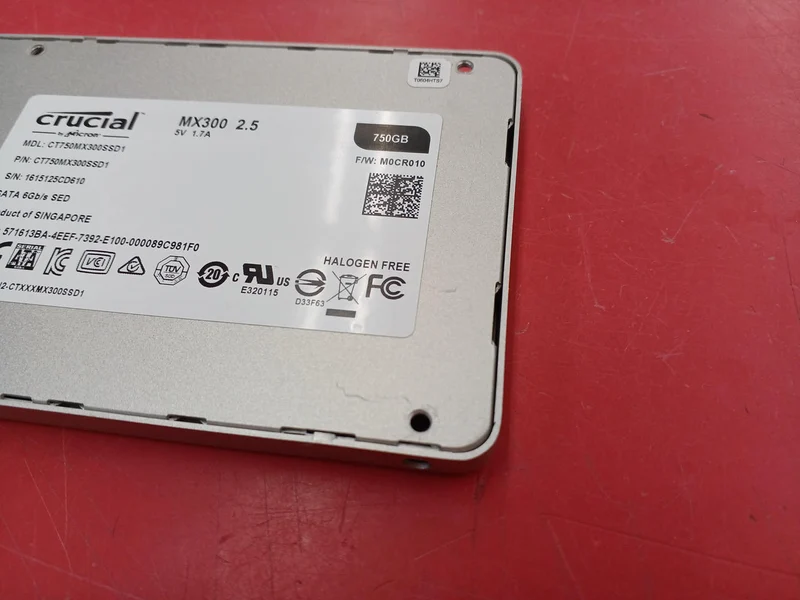 SSD CRUCIAL CT750MX300SSD1