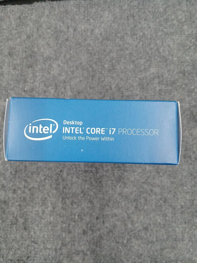 Processeur Intel Core i7-5820K à 3.3 GHz