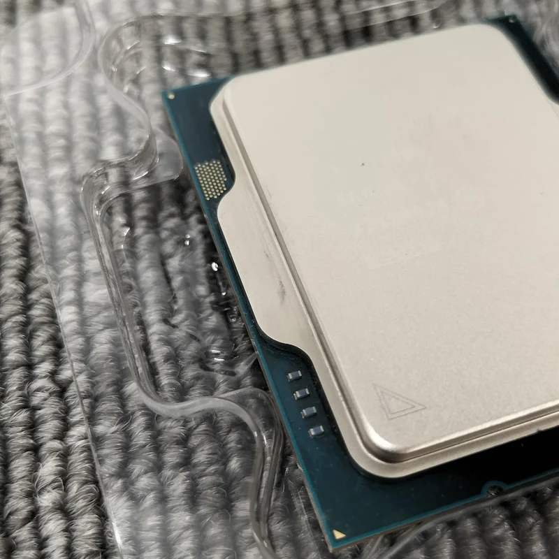 INTEL [16 cœurs, 24 threads] INTEL i7-13700K Core i7-13700K