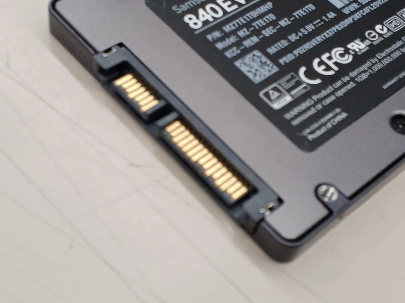 SSD SAMSUNG 1 To MZ-7TE1T0B/IT