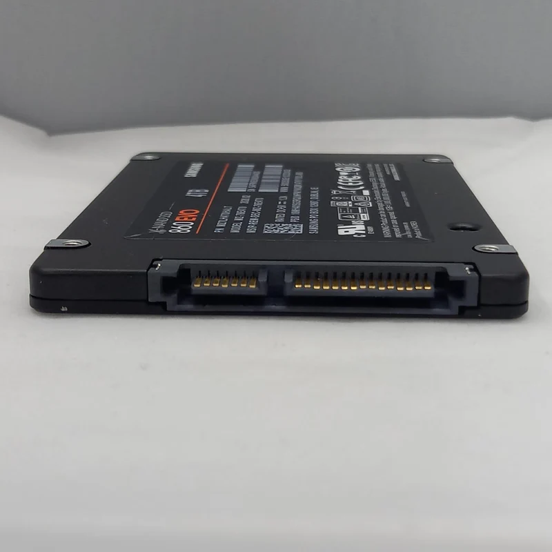 SSD SAMSUNG 4 To MZ-76E4T0