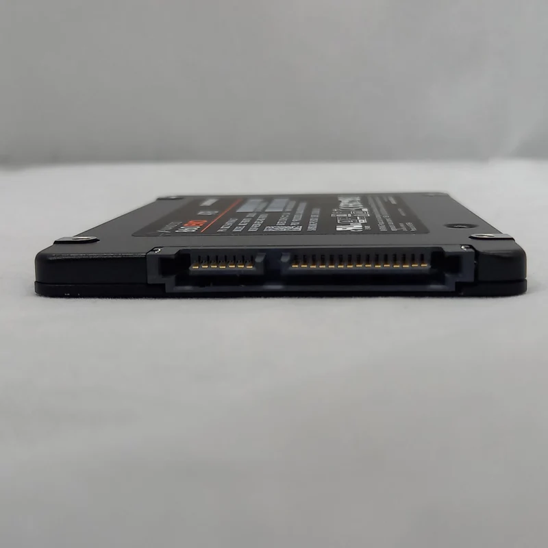 SSD SAMSUNG 4 To MZ-76E4T0