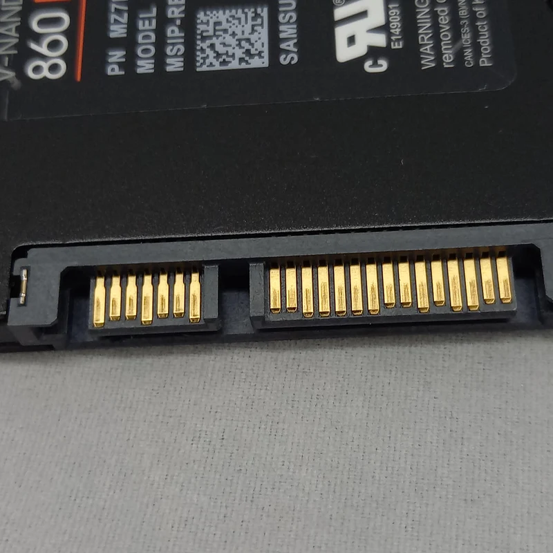 SSD SAMSUNG 4 To MZ-76E4T0