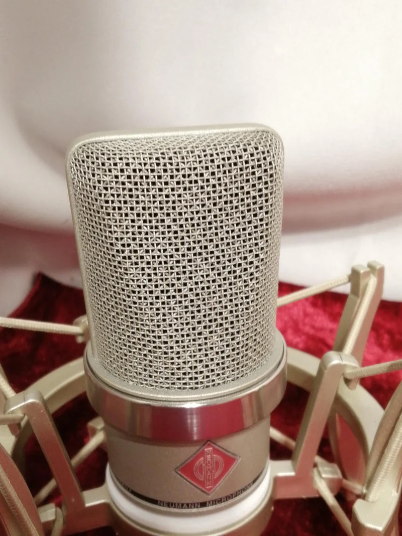 Microphone à condensateur NEUMANN TLM102