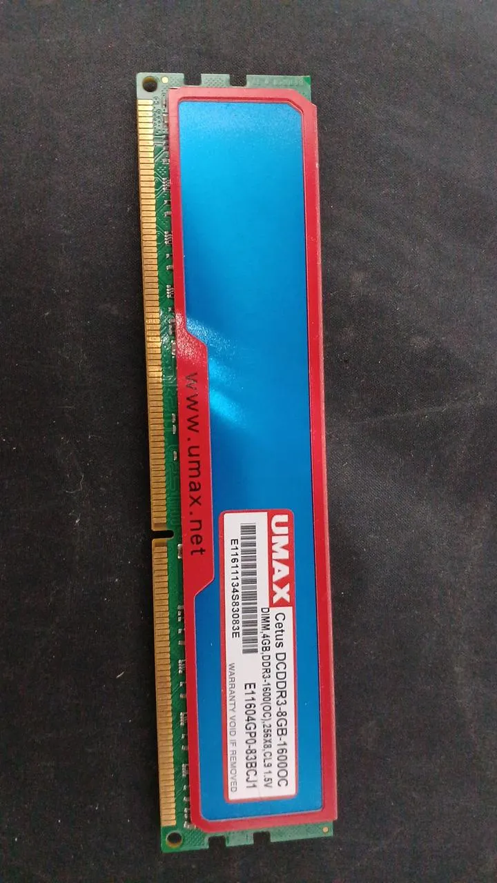 Mémoire UMAX DDR3 16 Go (4 modules de 4 Go) DCDDR3-8GB-1600OC