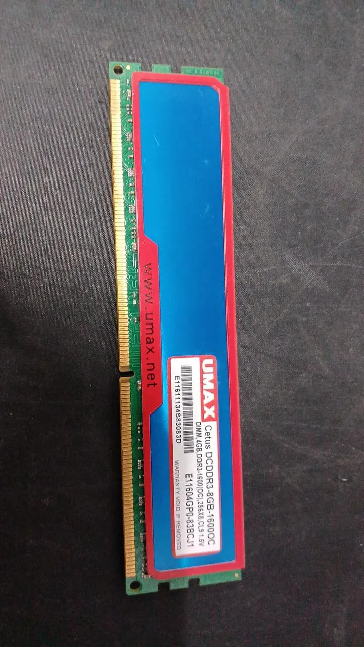 Mémoire UMAX DDR3 16 Go (4 modules de 4 Go) DCDDR3-8GB-1600OC