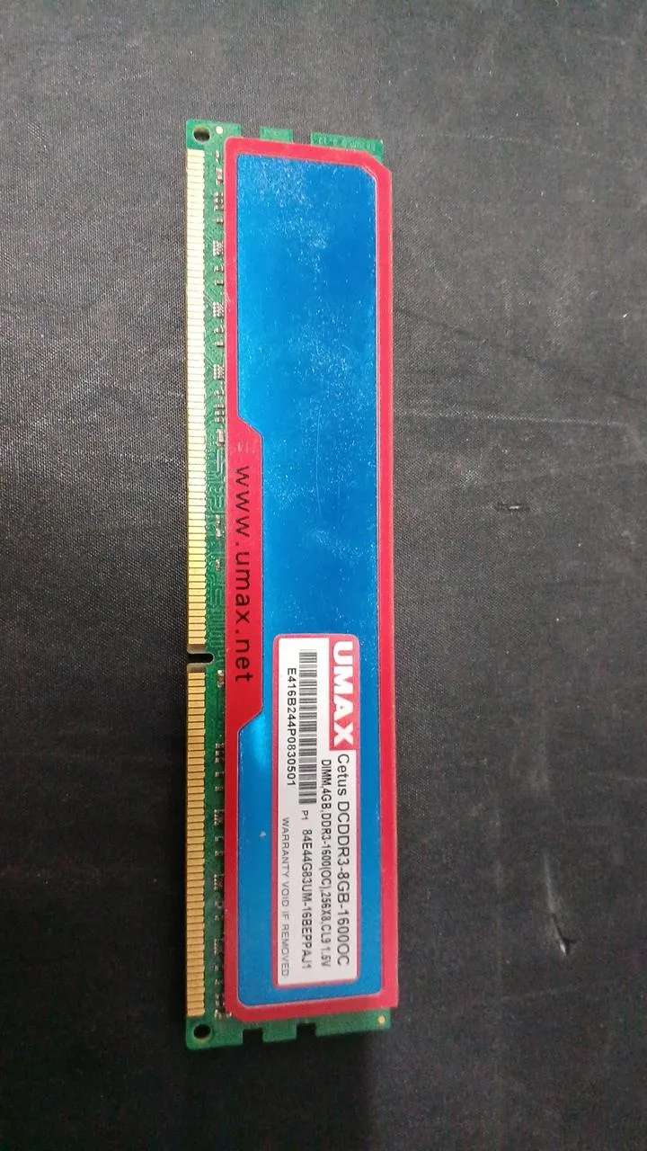 Mémoire UMAX DDR3 16 Go (4 modules de 4 Go) DCDDR3-8GB-1600OC