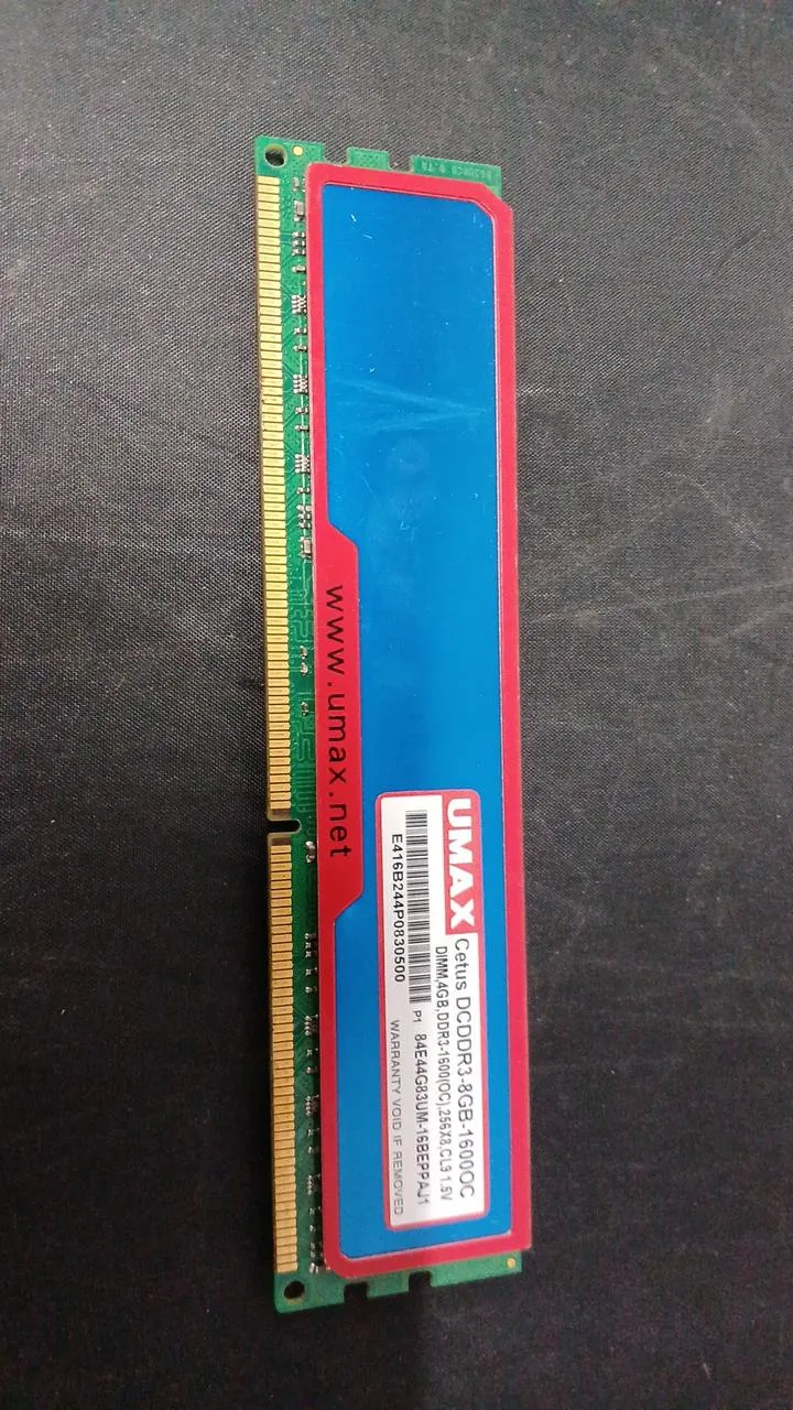 Mémoire UMAX DDR3 16 Go (4 modules de 4 Go) DCDDR3-8GB-1600OC