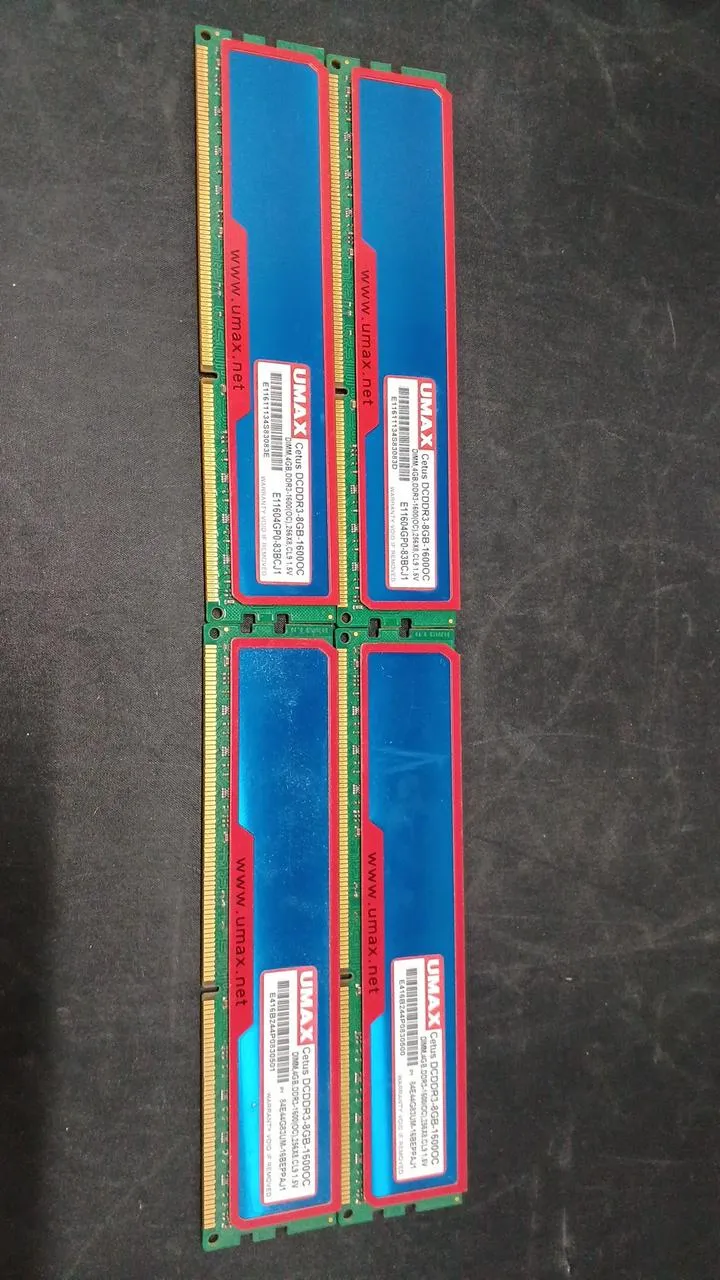 Mémoire UMAX DDR3 16 Go (4 modules de 4 Go) DCDDR3-8GB-1600OC