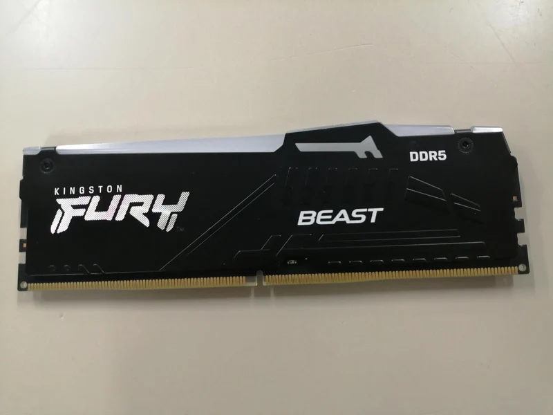 Mémoire KINGSTON DDR5 16 Go 1RX8 XMP5-5200