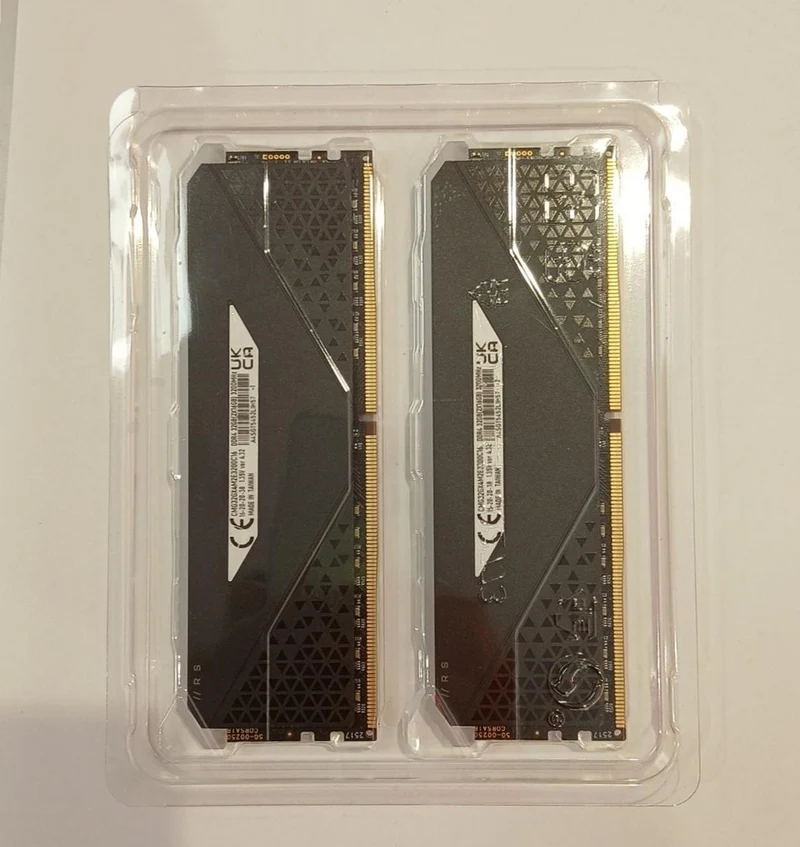 Mémoire CORSAIR DDR4 16 Go × 2 VENGEANCE RGB RS