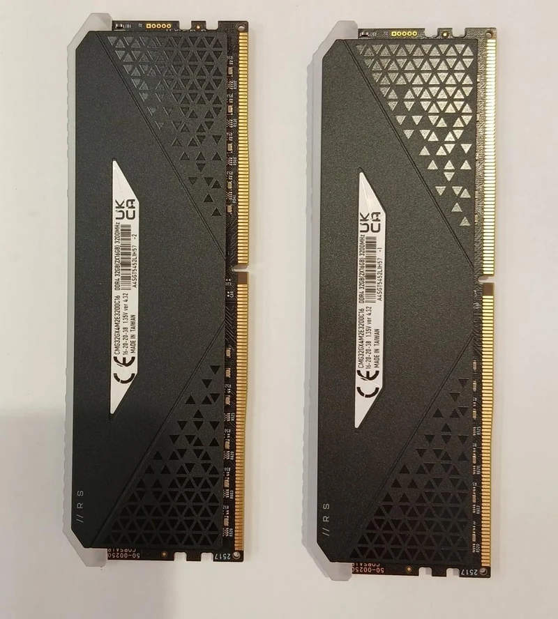 Mémoire CORSAIR DDR4 16 Go × 2 VENGEANCE RGB RS