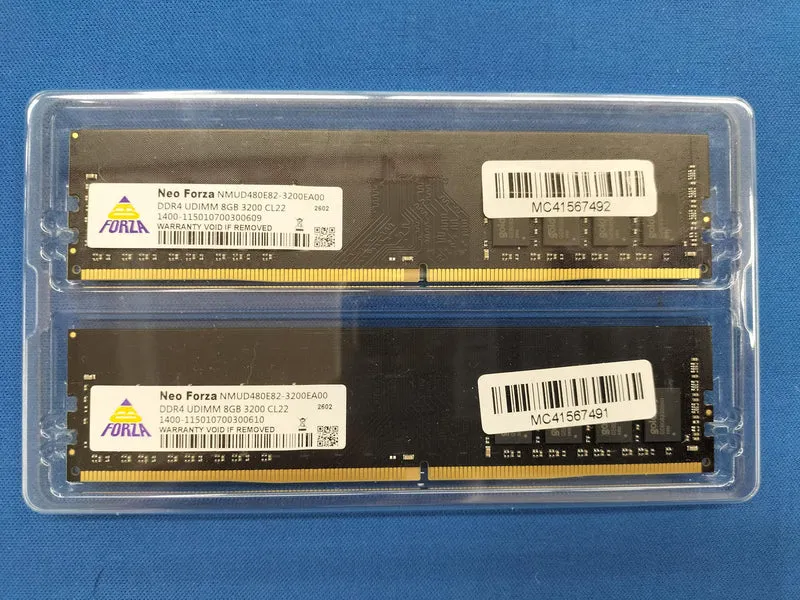 Mémoire NEO FORZA (Lot de 2) NMUD480E82-3200EA00