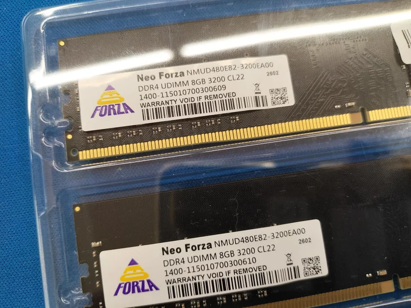 Mémoire NEO FORZA (Lot de 2) NMUD480E82-3200EA00