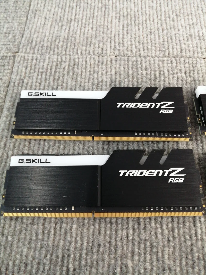 Mémoire PC G.SKILL F4-3200C16D 16 Go TZR