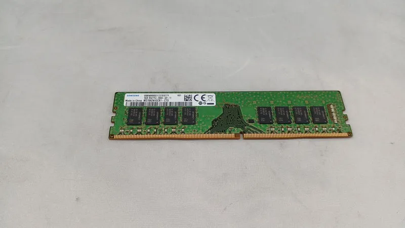Mémoire SAMSUNG DDR4 16 Go M378A2K43CB1-CTD