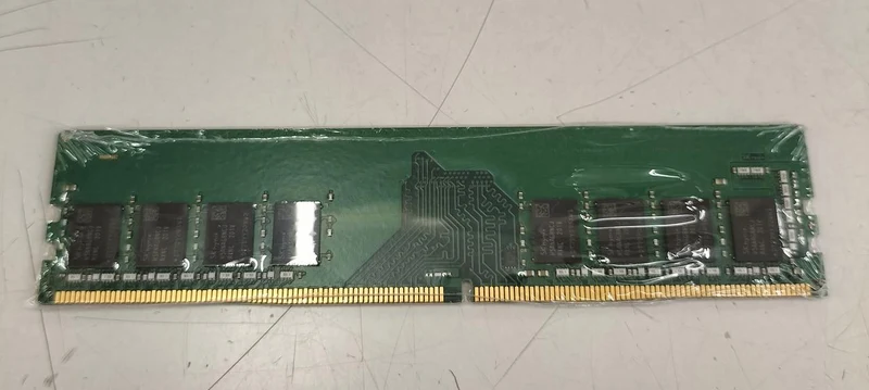 Mémoire SK HMAA2GU6CJR8N-XN