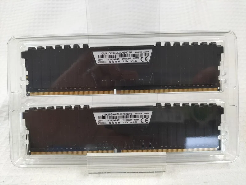 VENGEANCE DDR4 8 Go x 2 CMK16GX4M2A2666C16