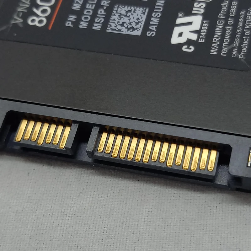 SSD SAMSUNG 4 To MZ-76E4T0