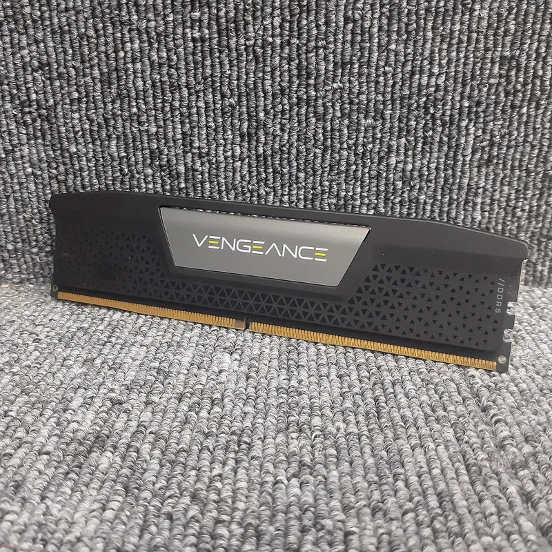 Mémoire CORSAIR CMK32GX5M2B5600C36