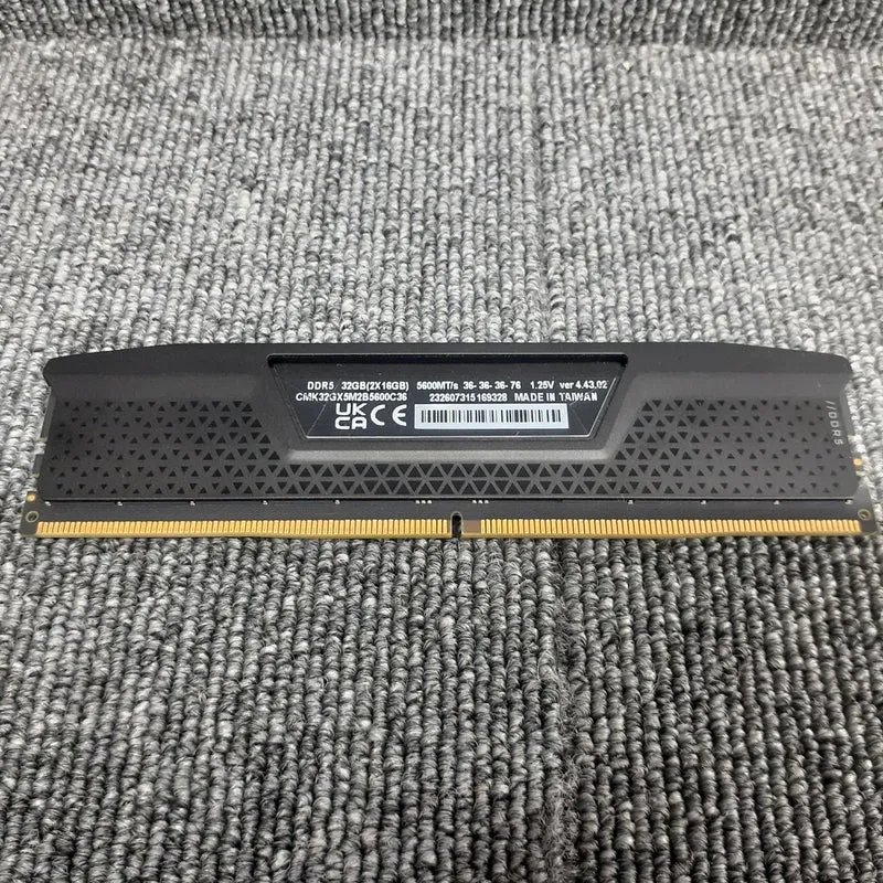 Mémoire CORSAIR CMK32GX5M2B5600C36