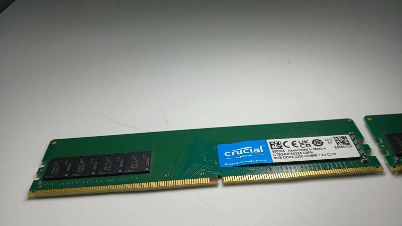 Mémoire CRUCIAL CT8G4DFS832A