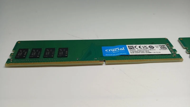 Mémoire CRUCIAL CT8G4FS832A