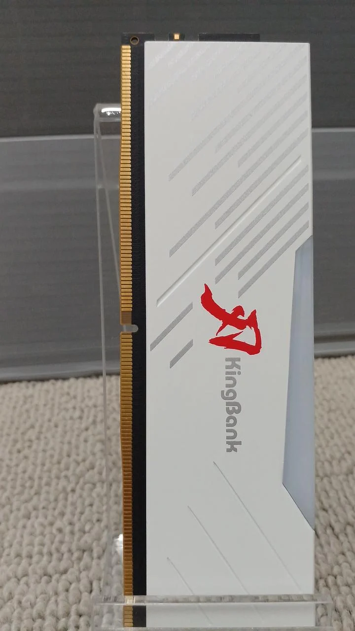 Mémoire KINGBANK : KRRW DDR5 8400 MHz 24 Go