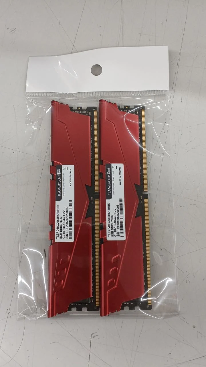Mémoire de bureau TEAMGROUP (DDR4) TLZRD48G2666HC18HBK