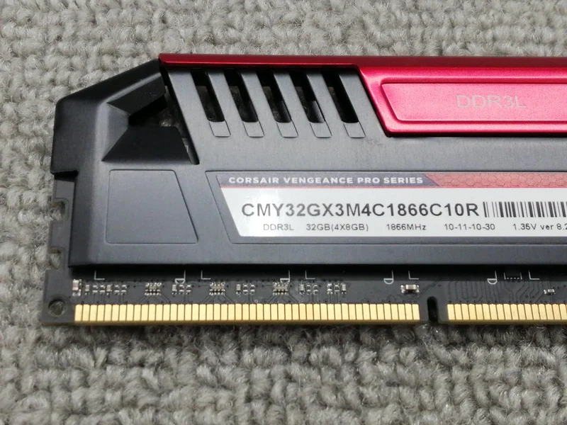 Mémoire CORSAIR (DDR3L 8 Go × 4) CMY32GX3M4C1866C10R