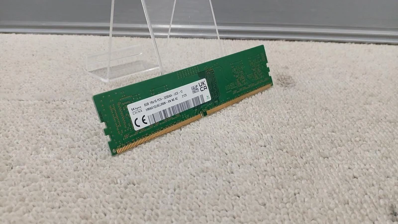 Mémoire SKYYNIX HMAA1GU6CJR6N-XN sans secteur