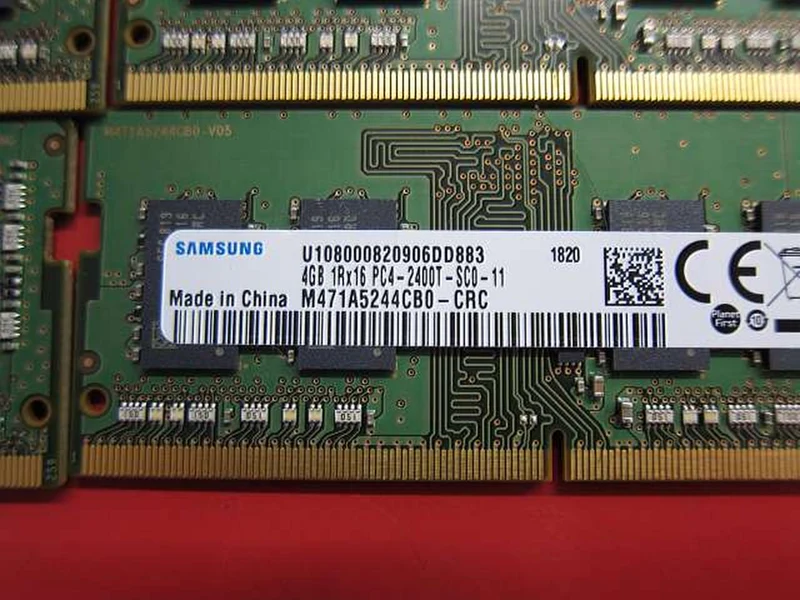 [À DÉCHETER] Kit de 10 barrettes de RAM Samsung 4 Go (non vérifiées) DDR4 4 Go 2400T