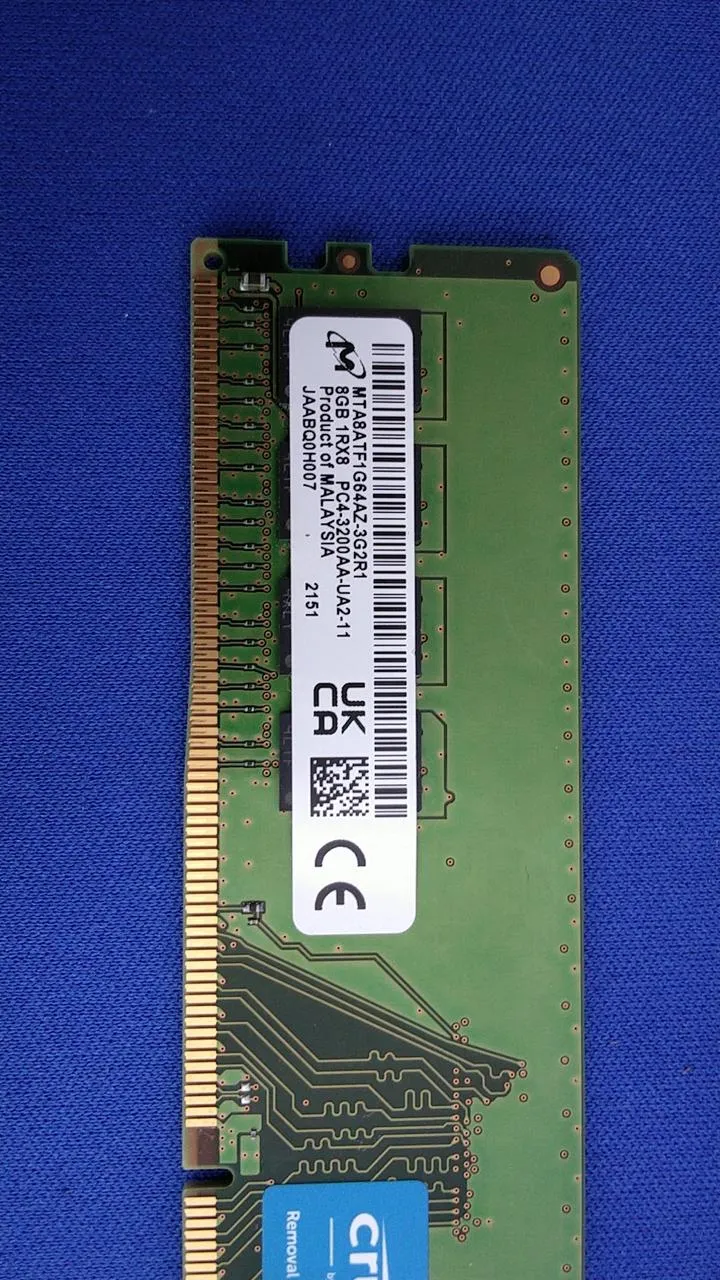 [À DÉCHETER] Carte mémoire CRUCIAL DDR4 CT8G4DF832A.5FR1
