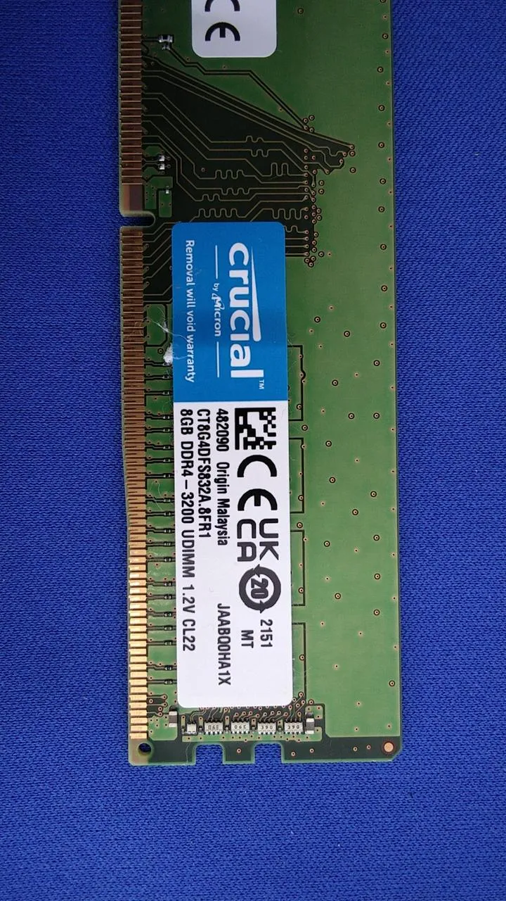 [À DÉCHETER] Carte mémoire CRUCIAL DDR4 CT8G4DF832A.5FR1